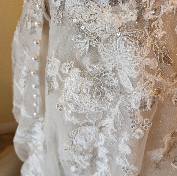 Oleg Cassini Wedding Dress Size 6 - Picture 7 of 13